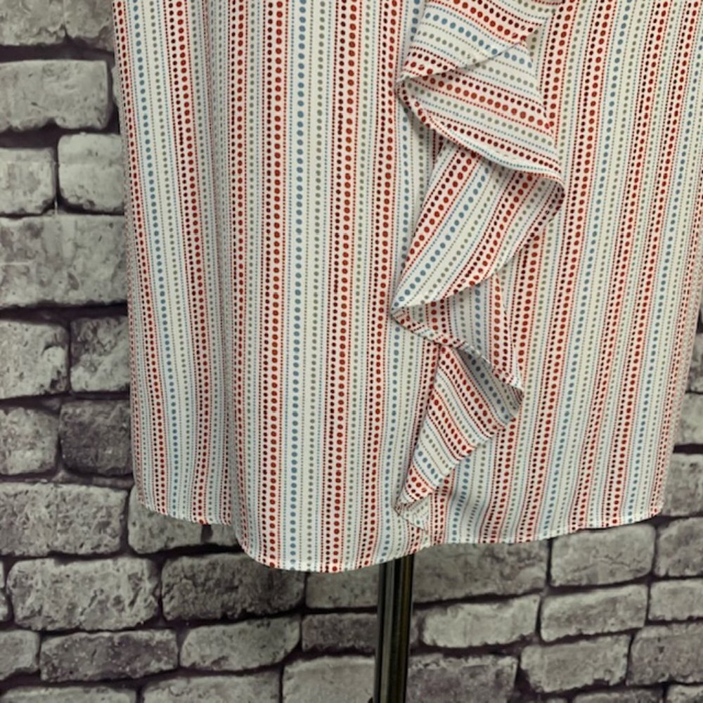 Simply Styled Blouse W/ Front Ruffle Size LP - Picture 3 of 9